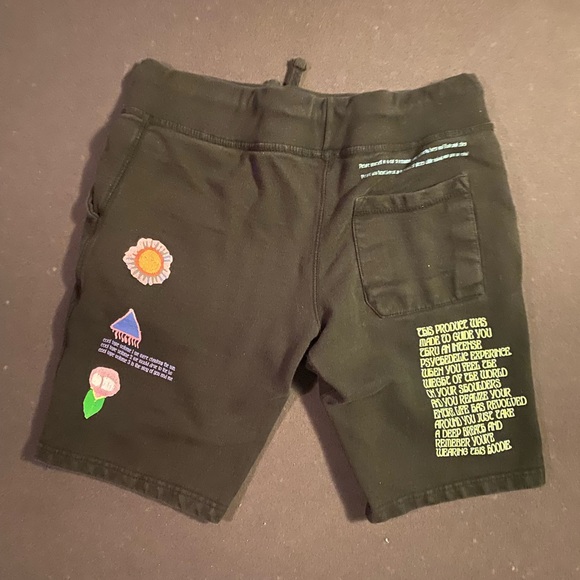 Msftsrep: CTV3 Eterinty Shorts - Picture 2 of 3